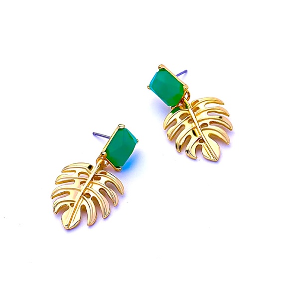 🍋2/$30 New Anthro Gold Monstera Leaf Earrings - Picture 4 of 4